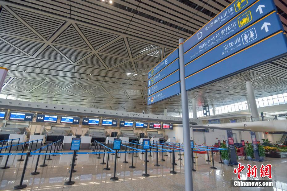 Tuf?o Talim provoca cancelamento de voos no aeroporto de Haikou