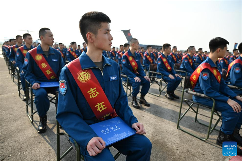 For?a Aérea Chinesa recruta melhores cadetes de todos os tempos em 2023