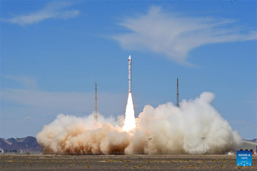 Foguete comercial da China CERES-1 Y6 lan?a dois satélites