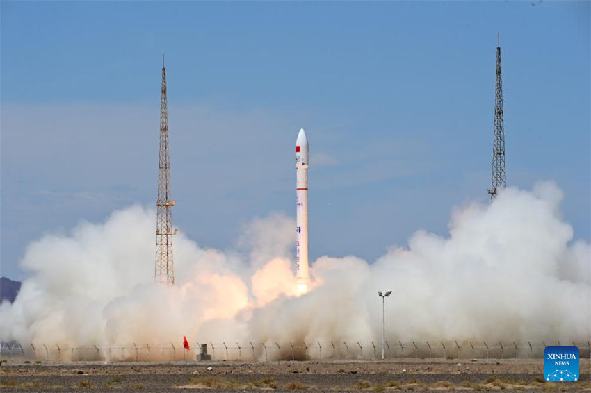 Foguete comercial da China CERES-1 Y6 lan?a dois satélites