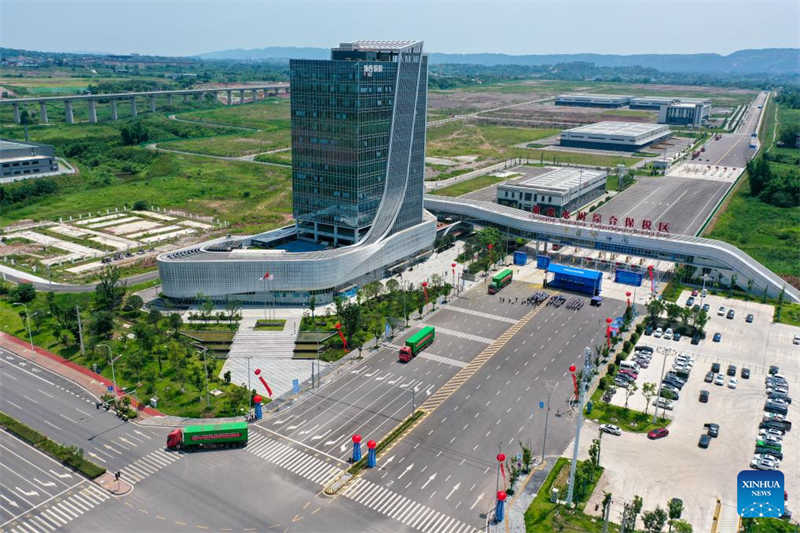 Linhas de produ??o da indústria de veículos de novas energias operam a todo vapor em Chongqing