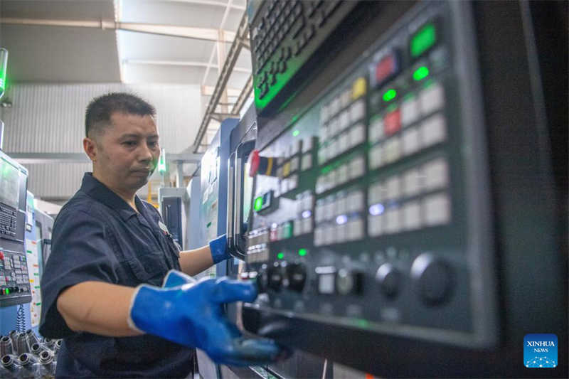 Linhas de produ??o da indústria de veículos de novas energias operam a todo vapor em Chongqing