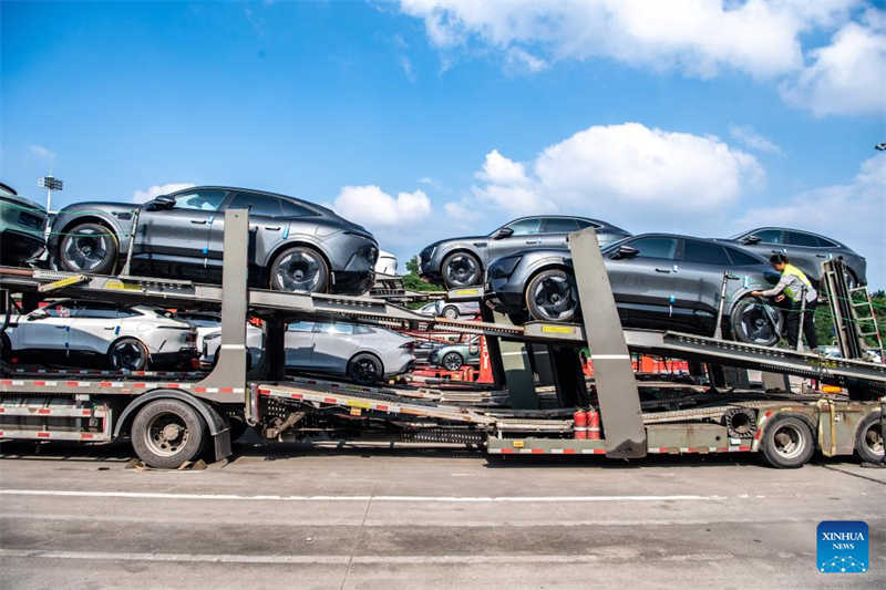 Linhas de produ??o da indústria de veículos de novas energias operam a todo vapor em Chongqing