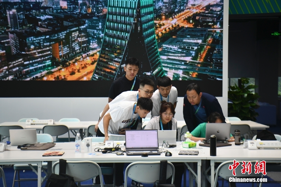 Centro de imprensa da Universíade de Chengdu inicia opera??o oficial