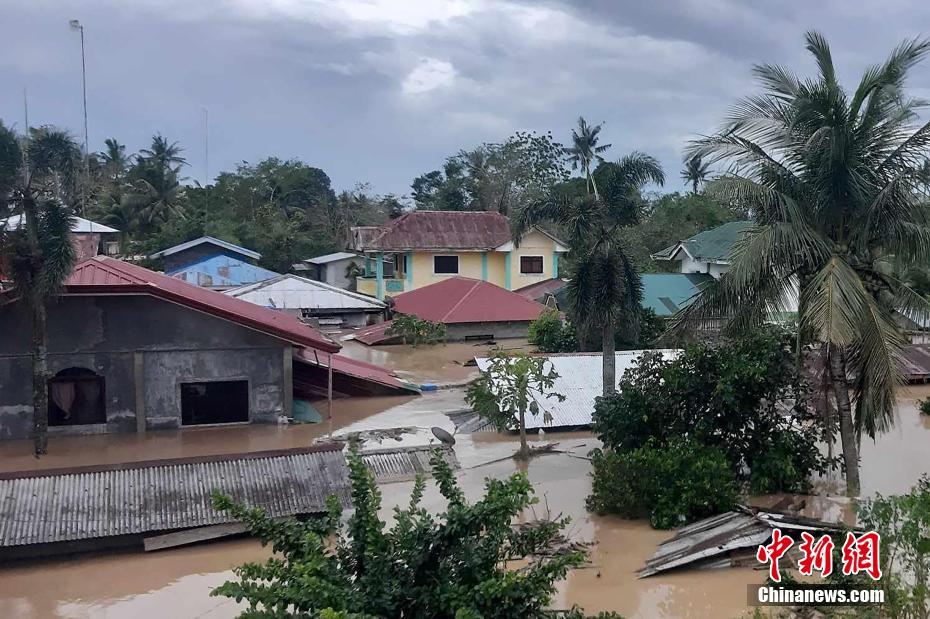 Filipinas: 328.000 pessoas s?o afetadas por tuf?o Doksuri