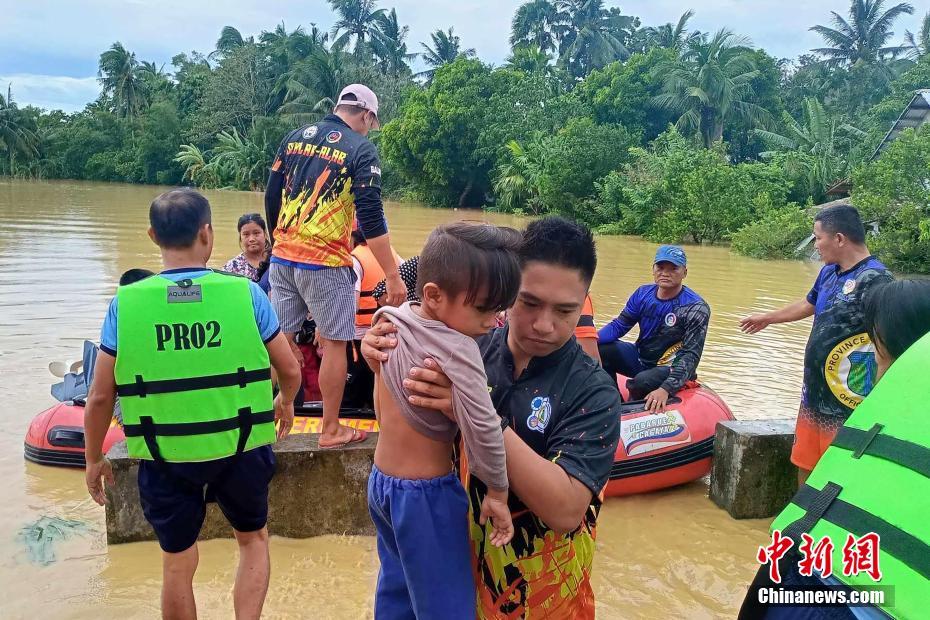 Filipinas: 328.000 pessoas s?o afetadas por tuf?o Doksuri