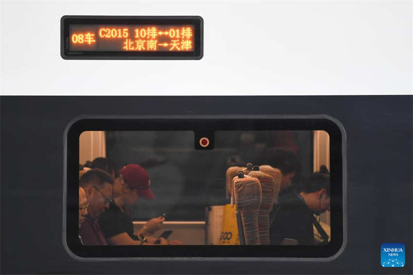 Primeira HSR da China projetada para 350 km/h oferece 340 milh?es de viagens de passageiros em 15 anos