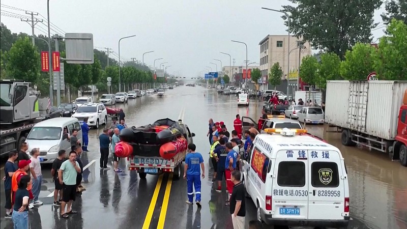 Mais de 133.000 locais s?o afetados por inunda??es em Zhuozhou, no norte da China