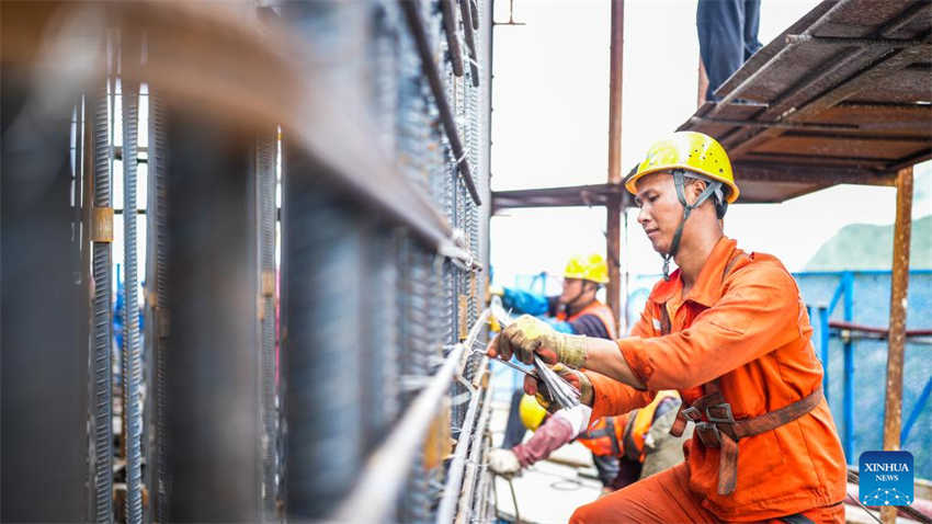 Ponte em constru??o sobre o Grand Canyon de Huajiang será a mais alta do mundo