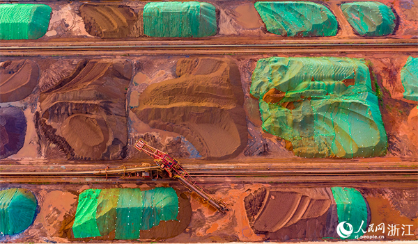 Zhejiang: Porto de Zhoushan opera 125 rotas marítimas a ligar aos países e regi?es do Cintur?o e Rota