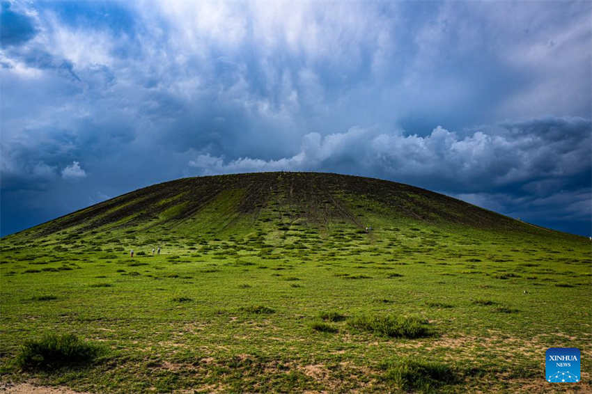 Mongólia Interior: aglomerado de vulc?es de Ulanhada atrai turistas