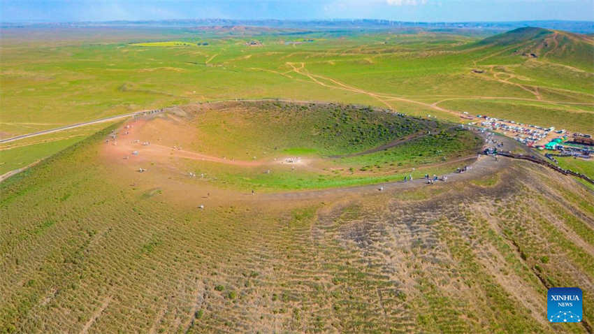 Mongólia Interior: aglomerado de vulc?es de Ulanhada atrai turistas