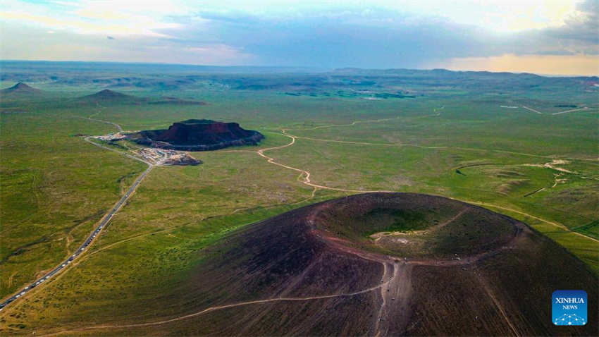 Mongólia Interior: aglomerado de vulc?es de Ulanhada atrai turistas