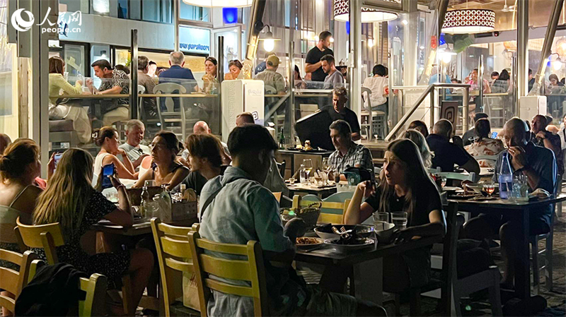 Grécia: paisagem noturna da ilha de Creta indicia recupera??o do turismo