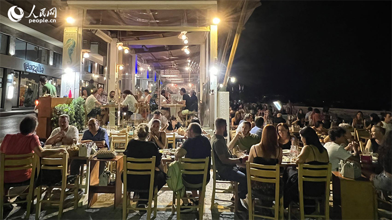 Grécia: paisagem noturna da ilha de Creta indicia recupera??o do turismo