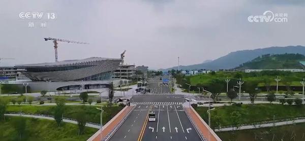 Veículos conectados inteligentes entram em opera??o em Chongqing na China