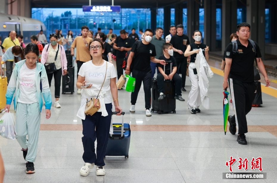 China: transporte ferroviário ultrapassa 600 milh?es de viagens de passageiros durante o ver?o