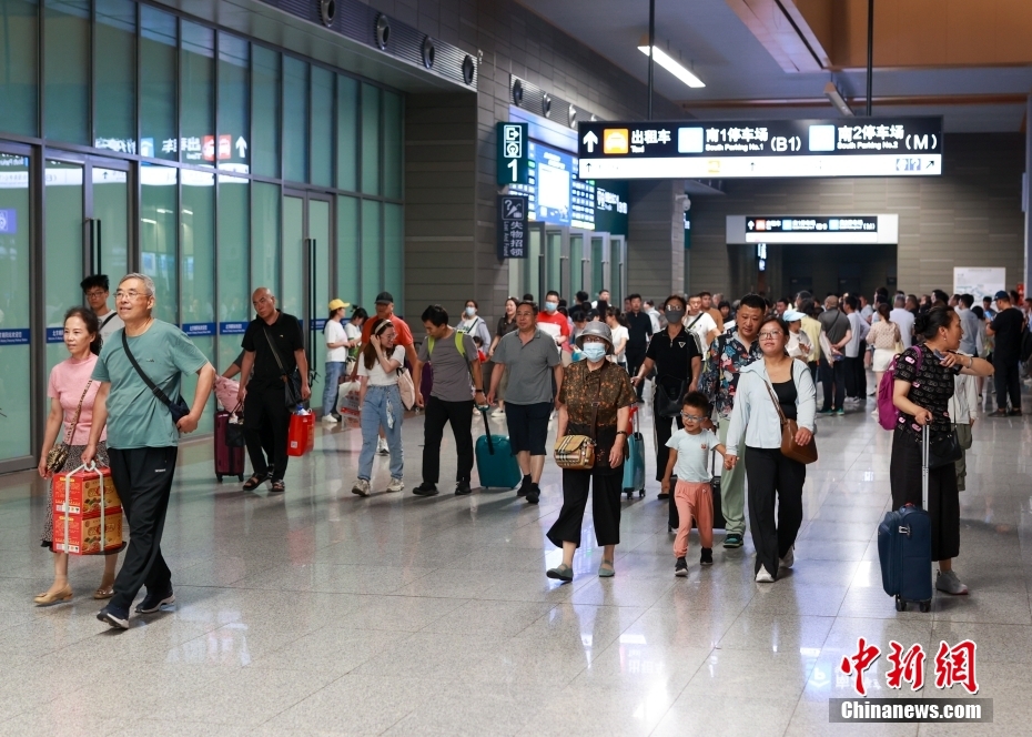 China: transporte ferroviário ultrapassa 600 milh?es de viagens de passageiros durante o ver?o