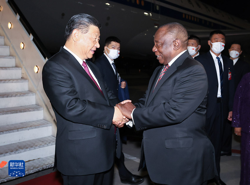 Amplia??o: Xi Jinping chega à áfrica do Sul para 15a Cúpula do BRICS e visita de Estado