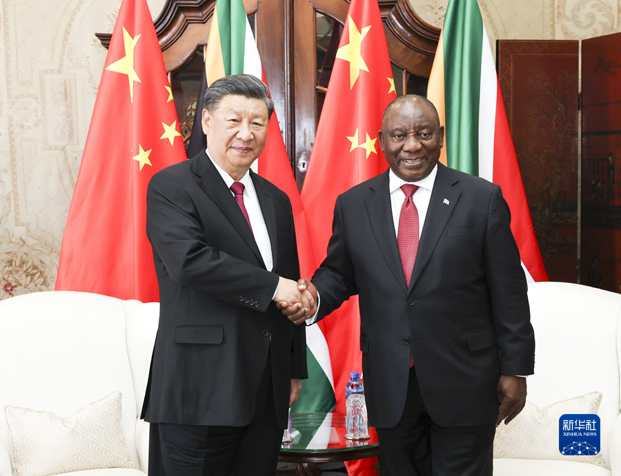 Xi Jinping pede eleva??o de la?os China-áfrica do Sul a novo nível