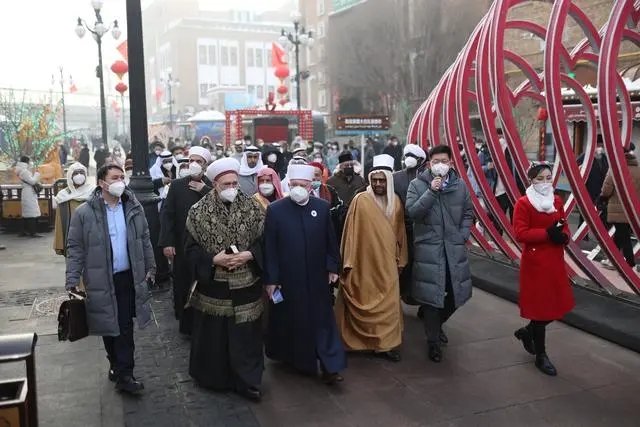 Delegados de órg?o islamico endossam desenvolvimento e vida vigorosos em Xinjiang