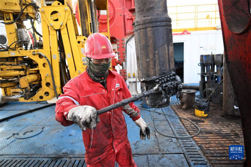 China: perfura??o do primeiro po?o de explora??o petrolífera de 10 mil metros de profundidade atinge os 6000 metros