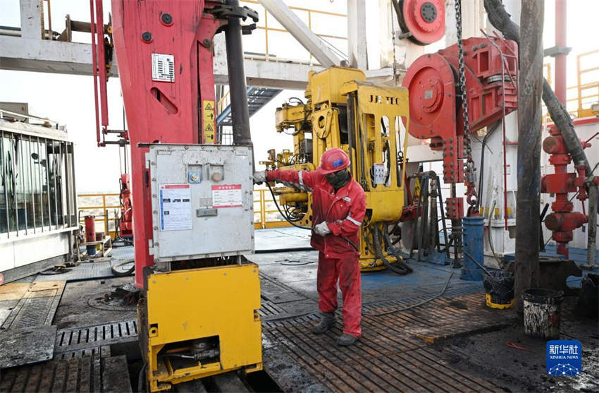 China: perfura??o do primeiro po?o de explora??o petrolífera de 10 mil metros de profundidade atinge os 6000 metros