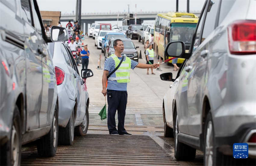 Sichuan: constru??o de ponte p?e termo ao uso de balsas em Yibin