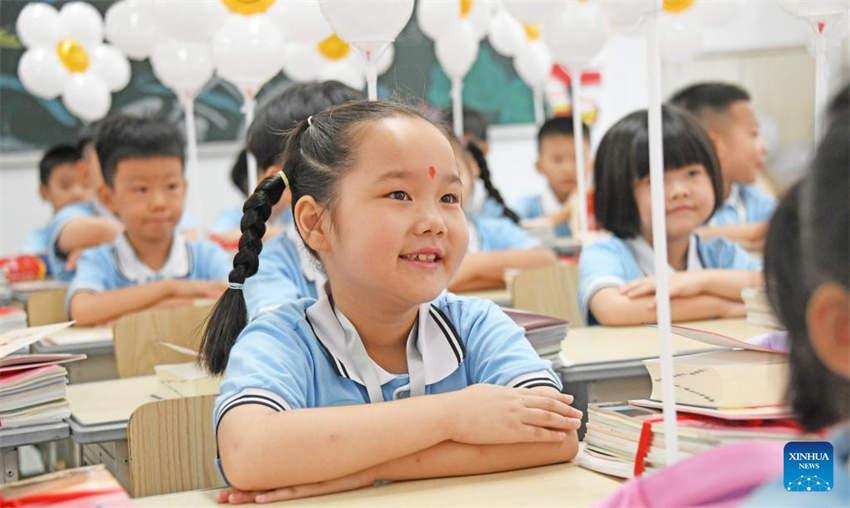 Novo semestre escolar come?a em toda a China