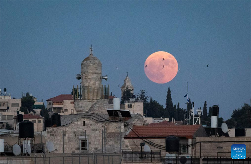 Galeria: Lua cheia vista ao redor do mundo