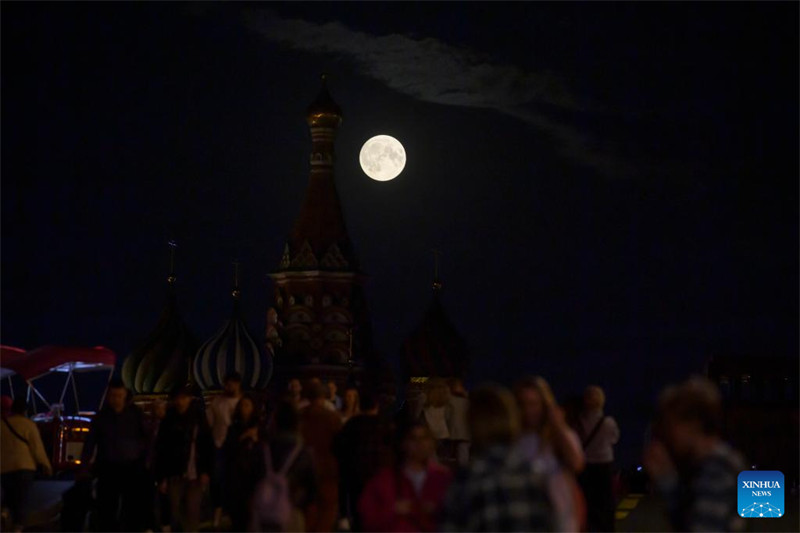 Galeria: Lua cheia vista ao redor do mundo