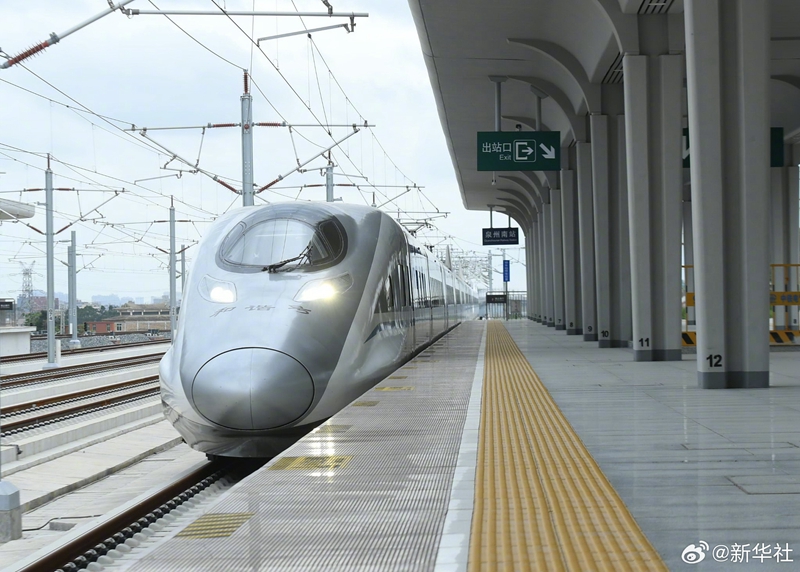 Primeira ferrovia de alta velocidade sobre o mar da China entra em fase experimental de opera??o