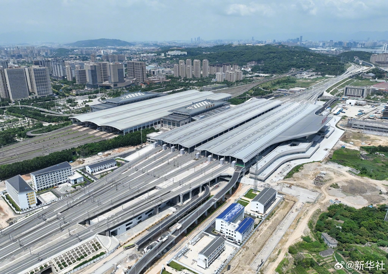 Primeira ferrovia de alta velocidade sobre o mar da China entra em fase experimental de opera??o