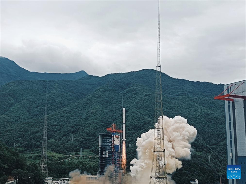 China lan?a novo grupo de satélites de sensoriamento remoto com sucesso