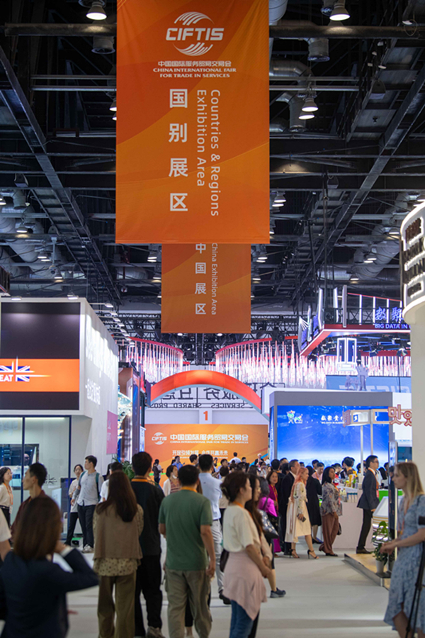 CIFTIS: Visitando os pavilh?es dos países participantes à descoberta de diferentes culturas