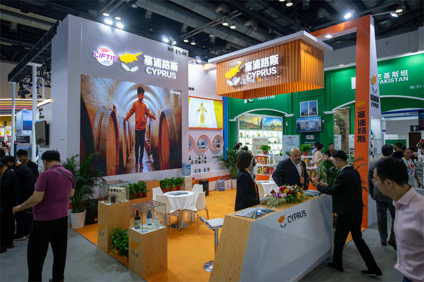 CIFTIS: Visitando os pavilh?es dos países participantes à descoberta de diferentes culturas