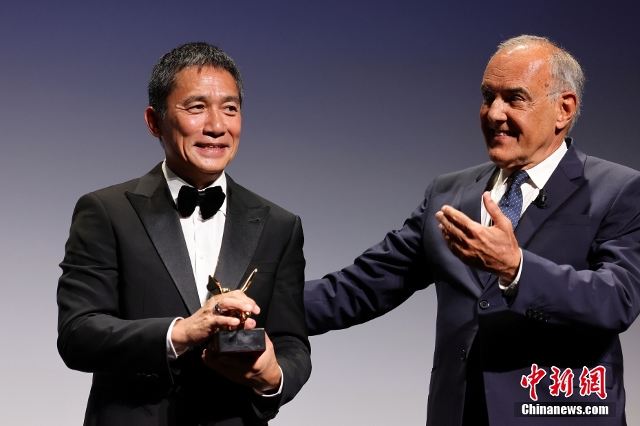 Tony Leung galardoado com Le?o de Ouro