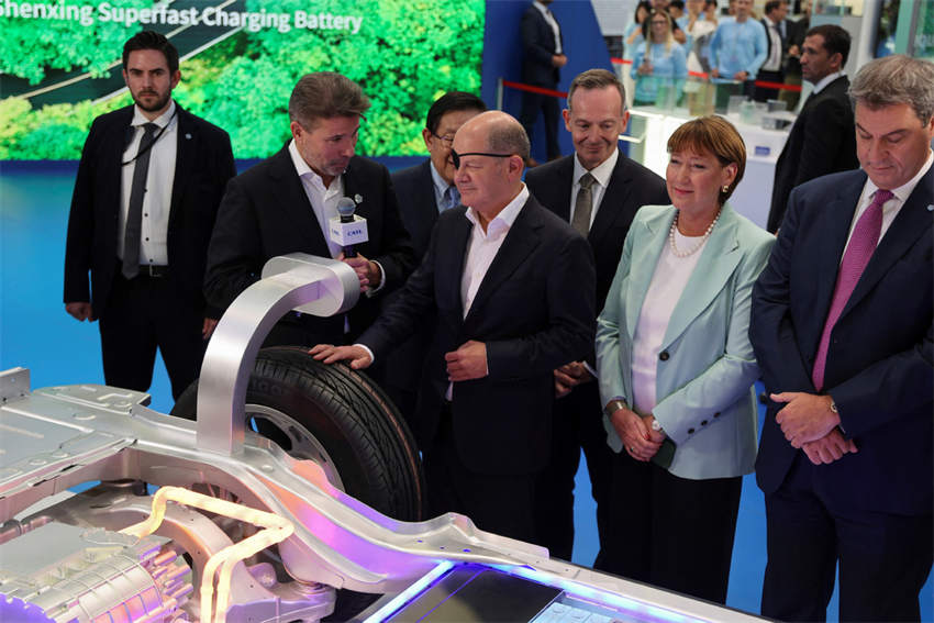 Concorrência das montadoras chinesas é 'boa' para o setor automotivo alem?o