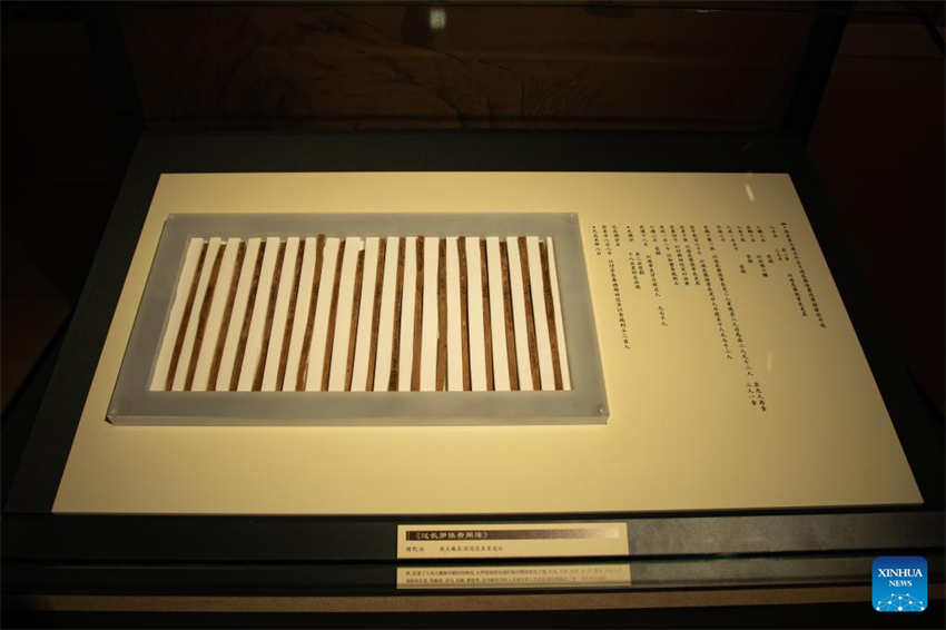 Mais de 1.000 tiras de bambu est?o em exposi??o em museu chinês