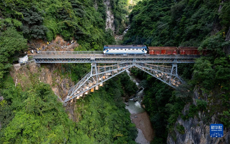 Ponte ferroviária transfronteiri?a sino-vietnamita de bitola métrica inicia teste sistemático