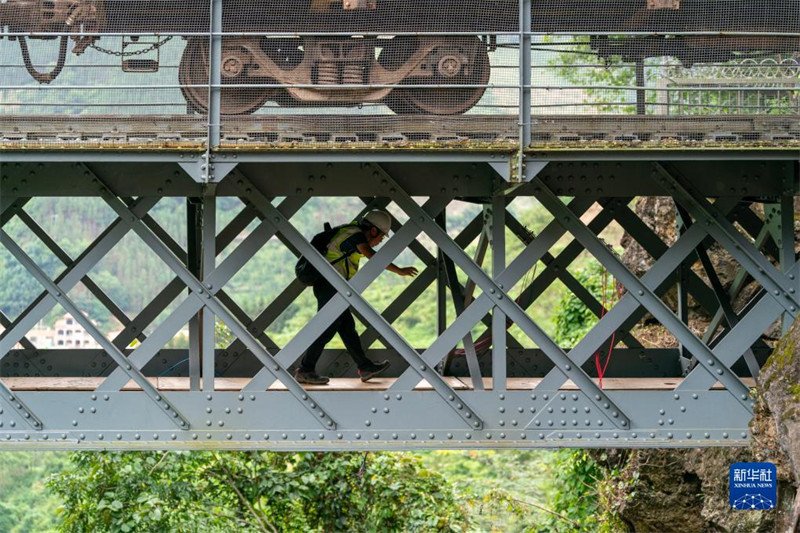 Ponte ferroviária transfronteiri?a sino-vietnamita de bitola métrica inicia teste sistemático