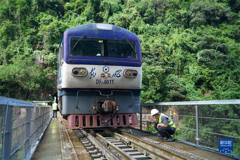 Ponte ferroviária transfronteiri?a sino-vietnamita de bitola métrica inicia teste sistemático
