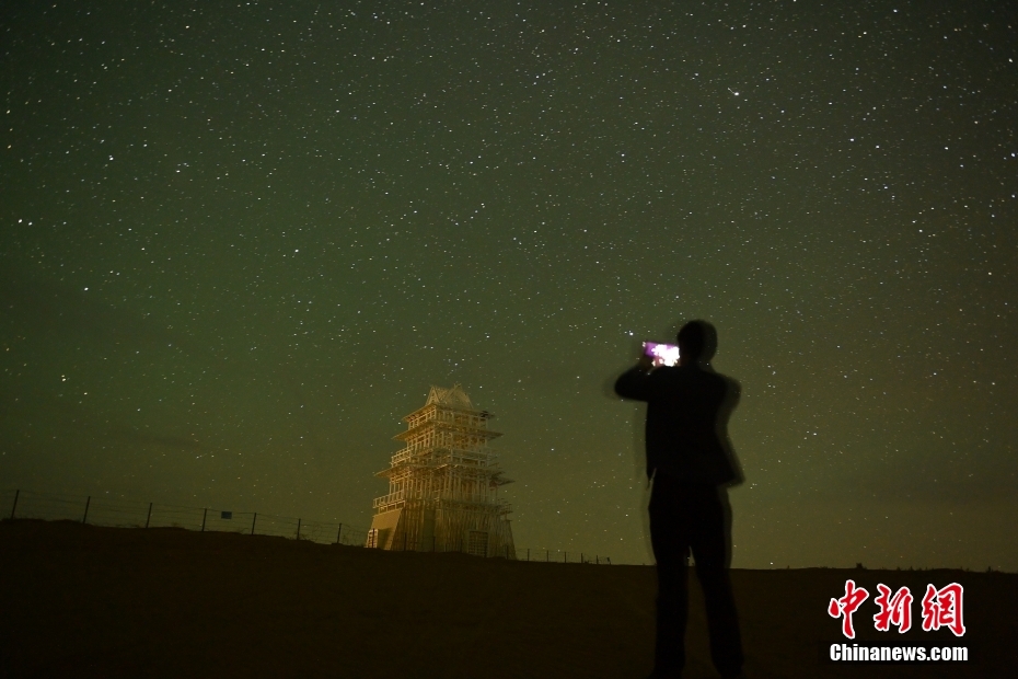 Minqin promove desenvolvimento de turismo ic?nico com recurso de estrelas, noroeste da China