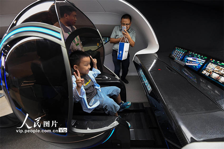 Trem maglev de 600 km/h estreia na Conven??o Mundial de Manufatura