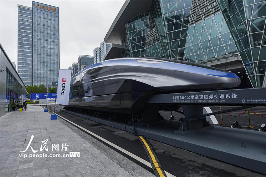 Trem maglev de 600 km/h estreia na Conven??o Mundial de Manufatura