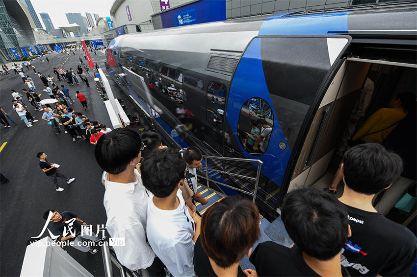 Trem maglev de 600 km/h estreia na Conven??o Mundial de Manufatura