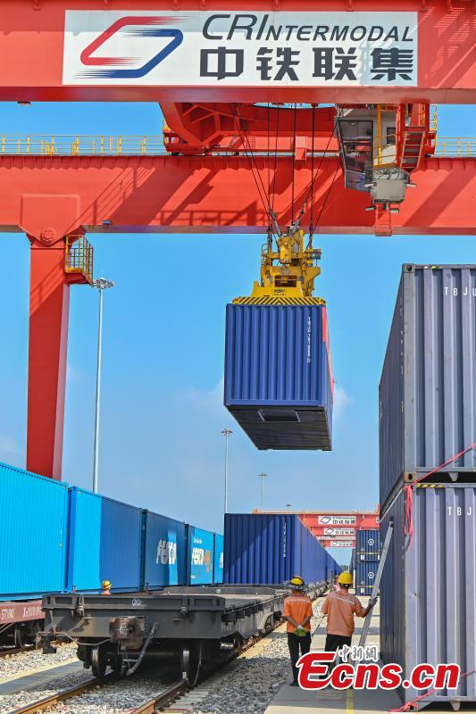 Maiores contentores de 50 pés da China entram em servi?o