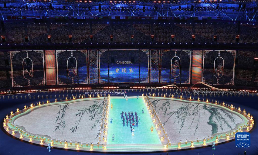 Come?a desfile de atletas na cerim?nia de abertura dos Jogos Asiáticos de Hangzhou