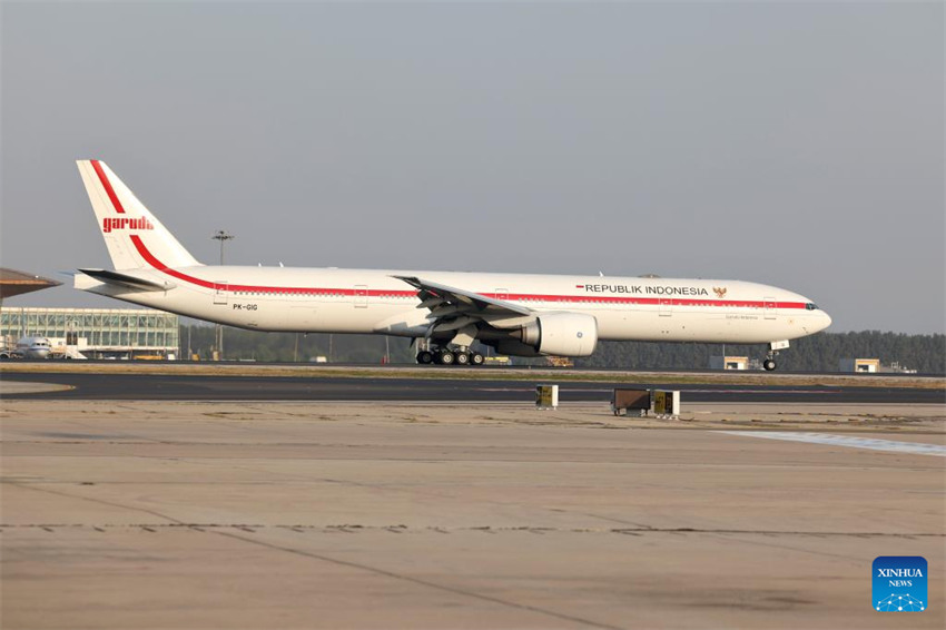 Presidente indonésio chega a Beijing para 3o Fórum do Cintur?o e Rota para Coopera??o Internacional