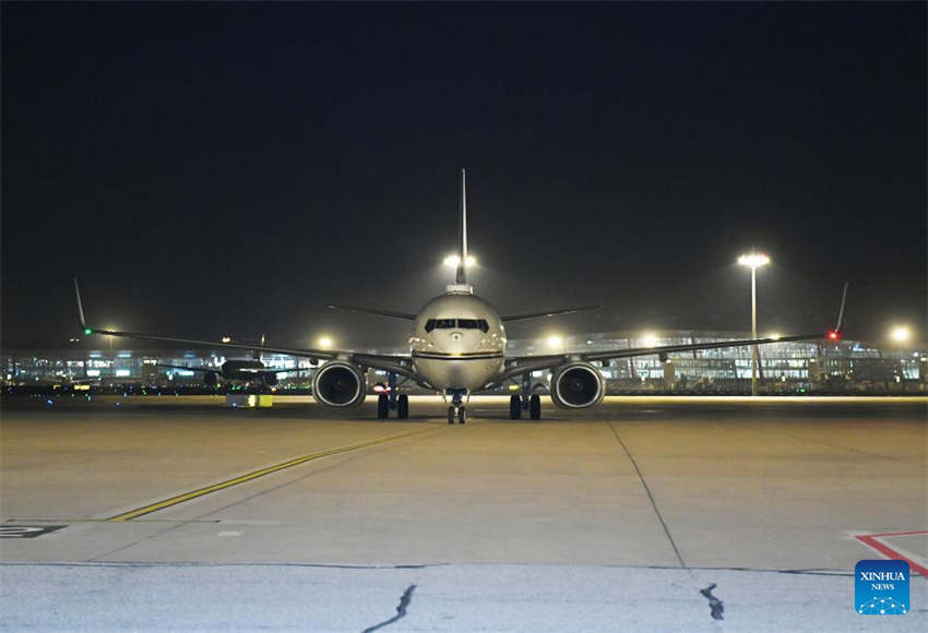 Membro do supremo conselho dos Emirados árabes Unidos chega a Beijing para 3o Fórum do Cintur?o e Rota para Coopera??o Internacional